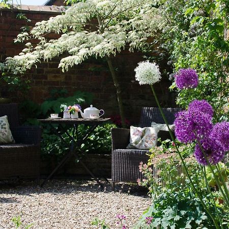 The Hollies Bed And Breakfast Uppingham Buitenkant foto
