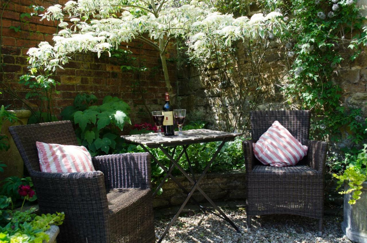 The Hollies Bed And Breakfast Uppingham Buitenkant foto